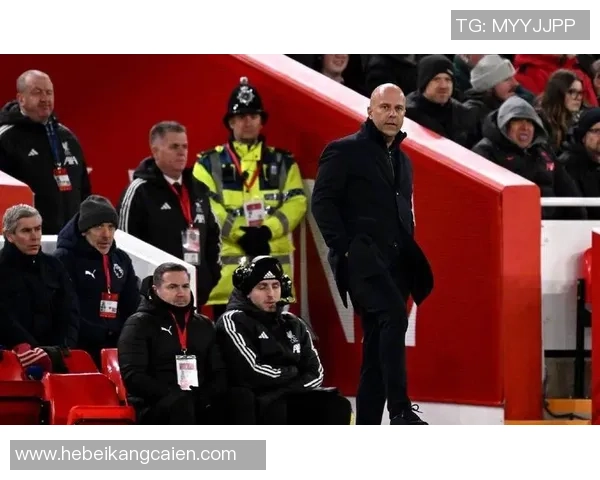 英超大战曼城与巴黎圣日耳曼0比0平局争议判罚引发全场热议 英超大战曼城与巴黎圣日耳曼0比0平局争议判罚引发全场热议