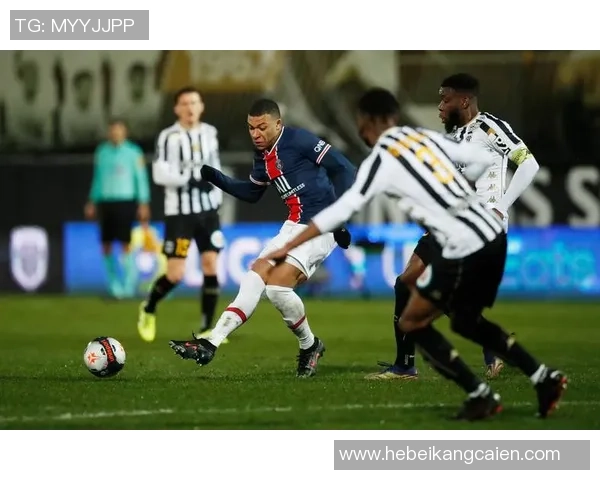 世界杯激战巴黎圣日耳曼逆转曼联绝杀瞬间点燃全场激情回顾十大精彩进球