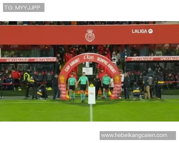 巴黎圣日耳曼大胜马竞5-1帽子戏法引发争议判罚全场沸腾