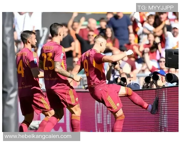 德甲激战：皇马轻取曼联红牌争议引发全场热议与点评