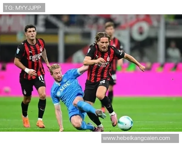 西甲激战：AC米兰与那不勒斯平局红牌事件引发全场热议