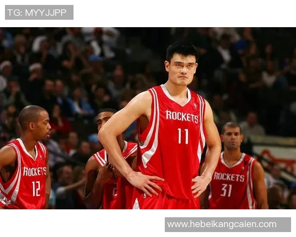 姚明最强招式揭秘：如何在篮球场上运用身高优势与技巧制胜