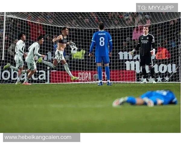 切尔西逆转里昂国王杯激战四三乌龙球成全场焦点与十大精彩进球回顾 切尔西逆转里昂国王杯激战四三乌龙球成全场焦点与十大精彩进球回顾