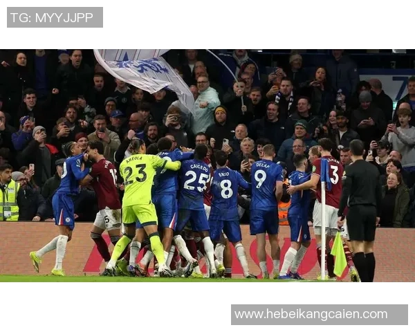 切尔西与里昂激战成平局红牌事件引发全场热议与转会传闻