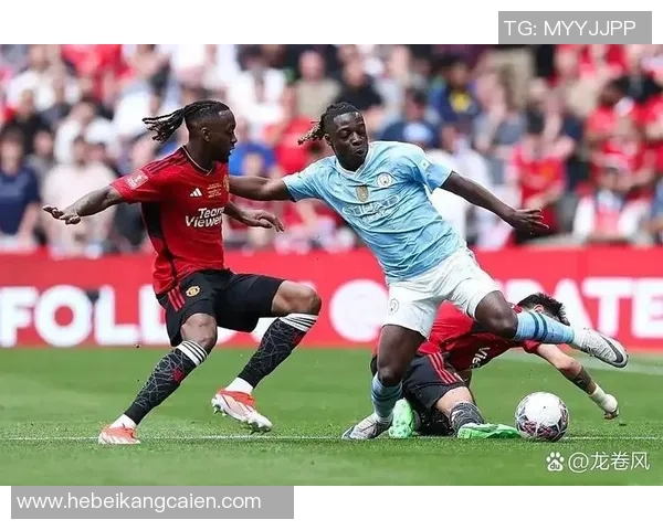 德甲激战巴萨与曼城握手言和神奇扑救点燃全场激情 德甲激战巴萨与曼城握手言和神奇扑救点燃全场激情