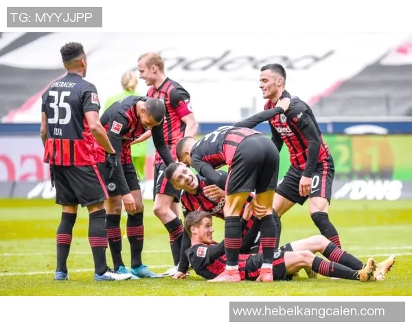 意甲赛场冷门频现莱比锡绝杀里昂引发全场沸腾 意甲赛场冷门频现莱比锡绝杀里昂引发全场沸腾