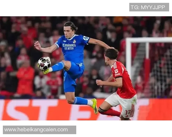 西甲热刺逆转本菲卡红牌争议引发全场热议与激烈讨论