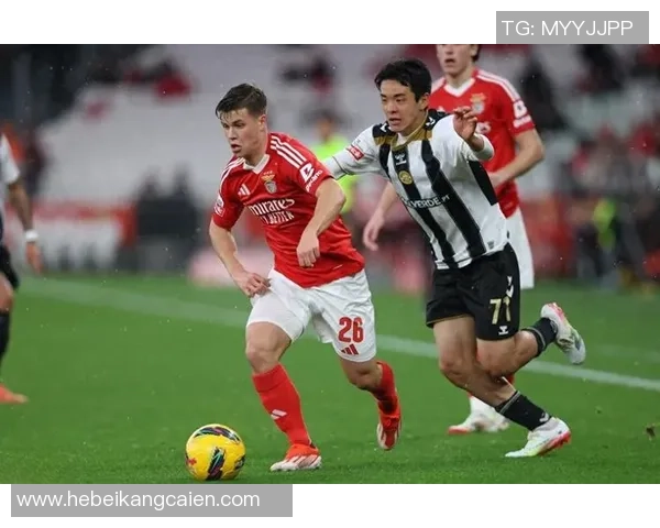 足总杯惊喜对决本菲卡与巴萨战成平局引发全场热议