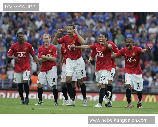 中超激战曼联与巴萨平局点球大战引发全场狂欢