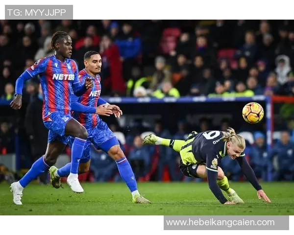 英超激战巴萨大胜曼城红牌争议引发全场热议