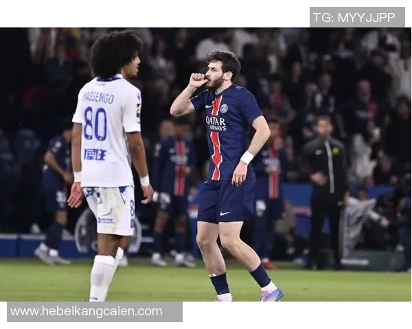 中超精彩对决巴黎圣日耳曼小胜切尔西帽子戏法引发全场欢呼