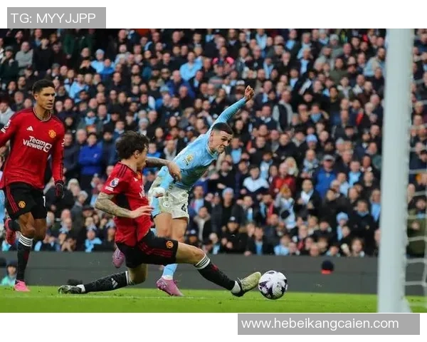 德甲焦点战曼市德比平局红牌争议引发全场热议