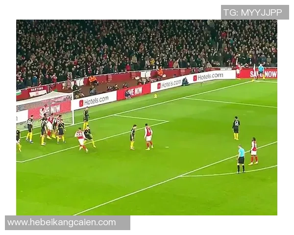 欧冠激战：AC米兰逆转曼联绝杀时刻点燃全场激情