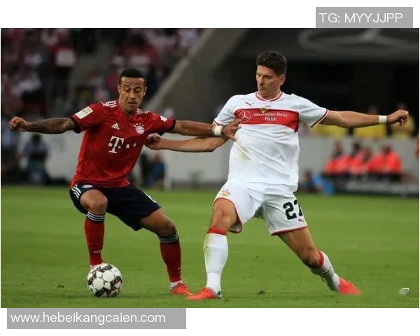 欧联杯精彩对决曼联与波尔图战成平局引发全场热烈反响 欧联杯精彩对决曼联与波尔图战成平局引发全场热烈反响